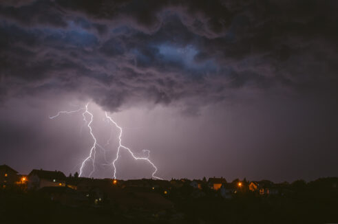 thunderstorm with lightning