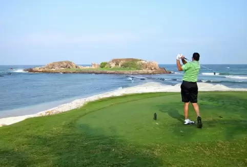 golf island green