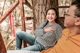 Brunette girl relaxing with her boyfriend